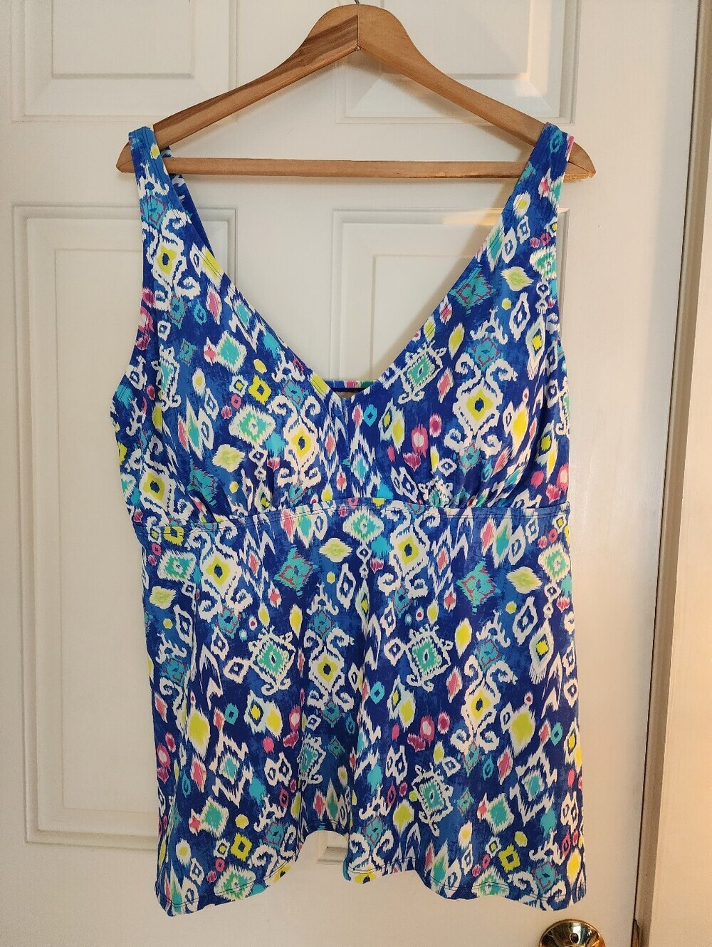 Swimsuits For All Tankini Top Size 20 Blue Geometric Print Vneck Flowy